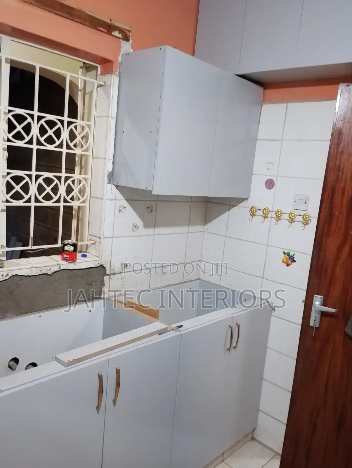 Kitchen Cabinet Fitting Professional With Inbuilt Cooker