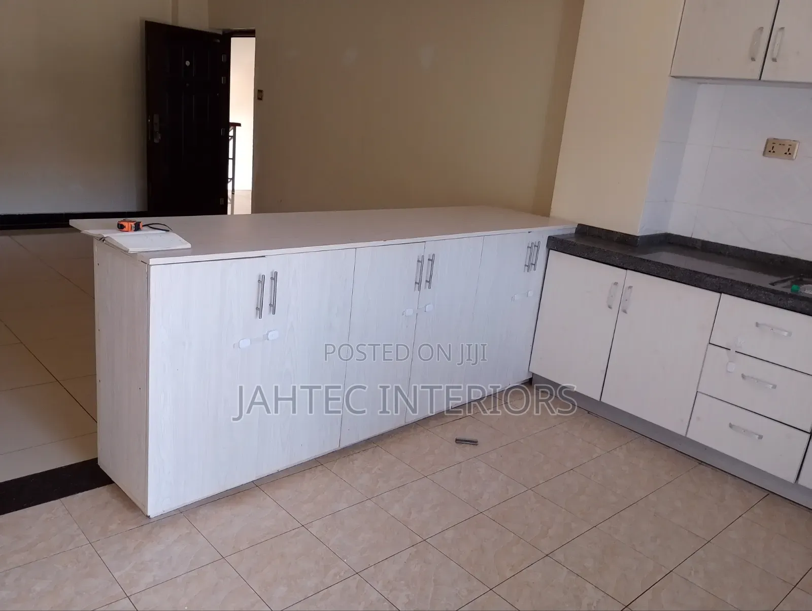 Kitchen Cabinet Fitting Professional With Inbuilt Cooker