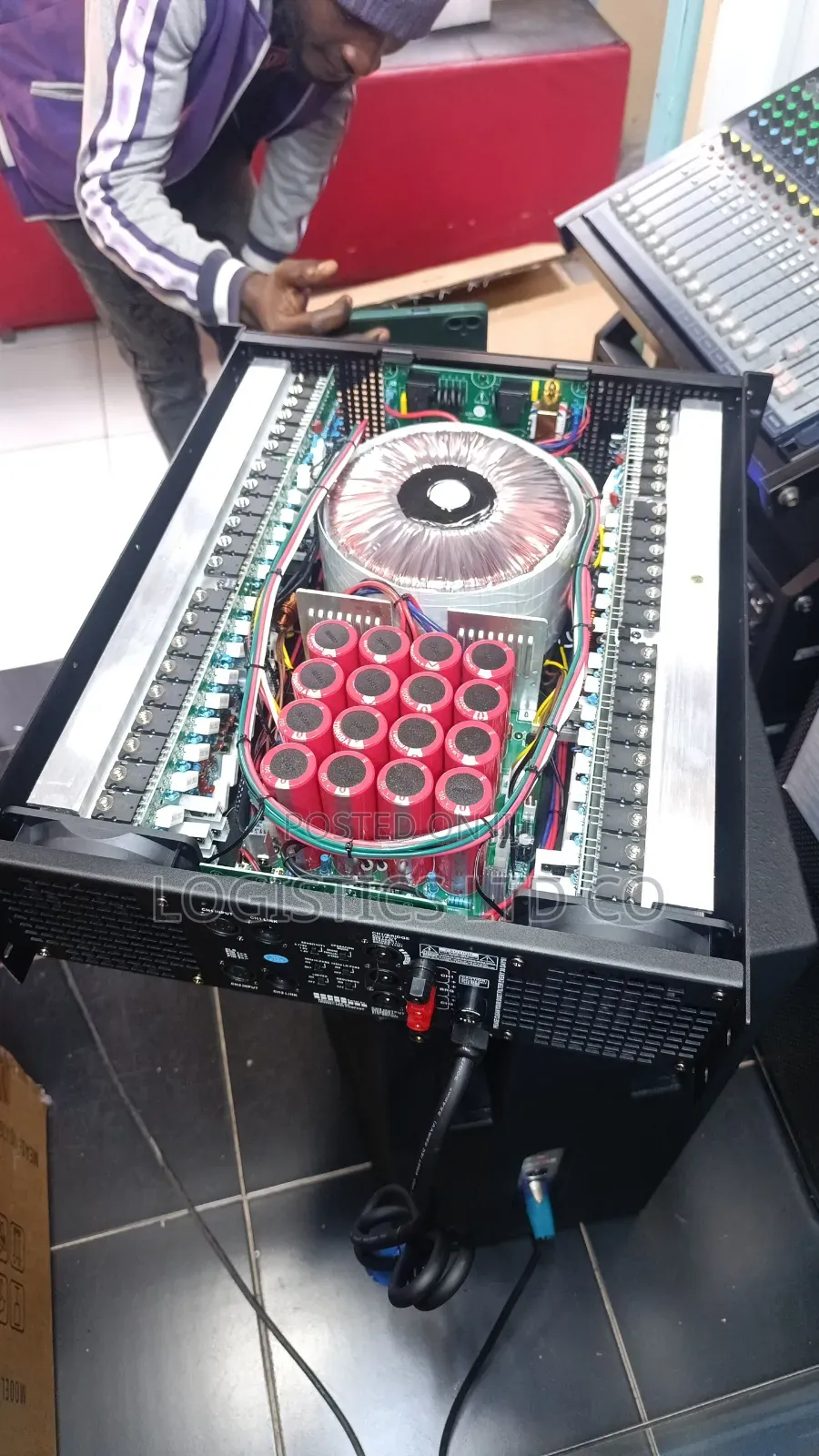 Soundstand Ca38 Heavy-Duty Power Professional Audio Power Amplifier