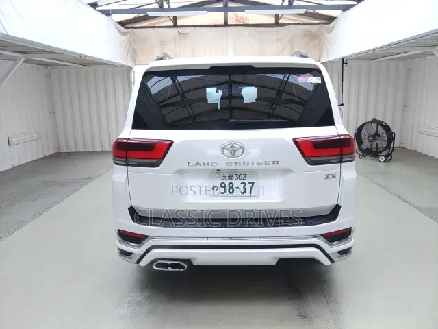 Toyota Land Cruiser 2022 Off white