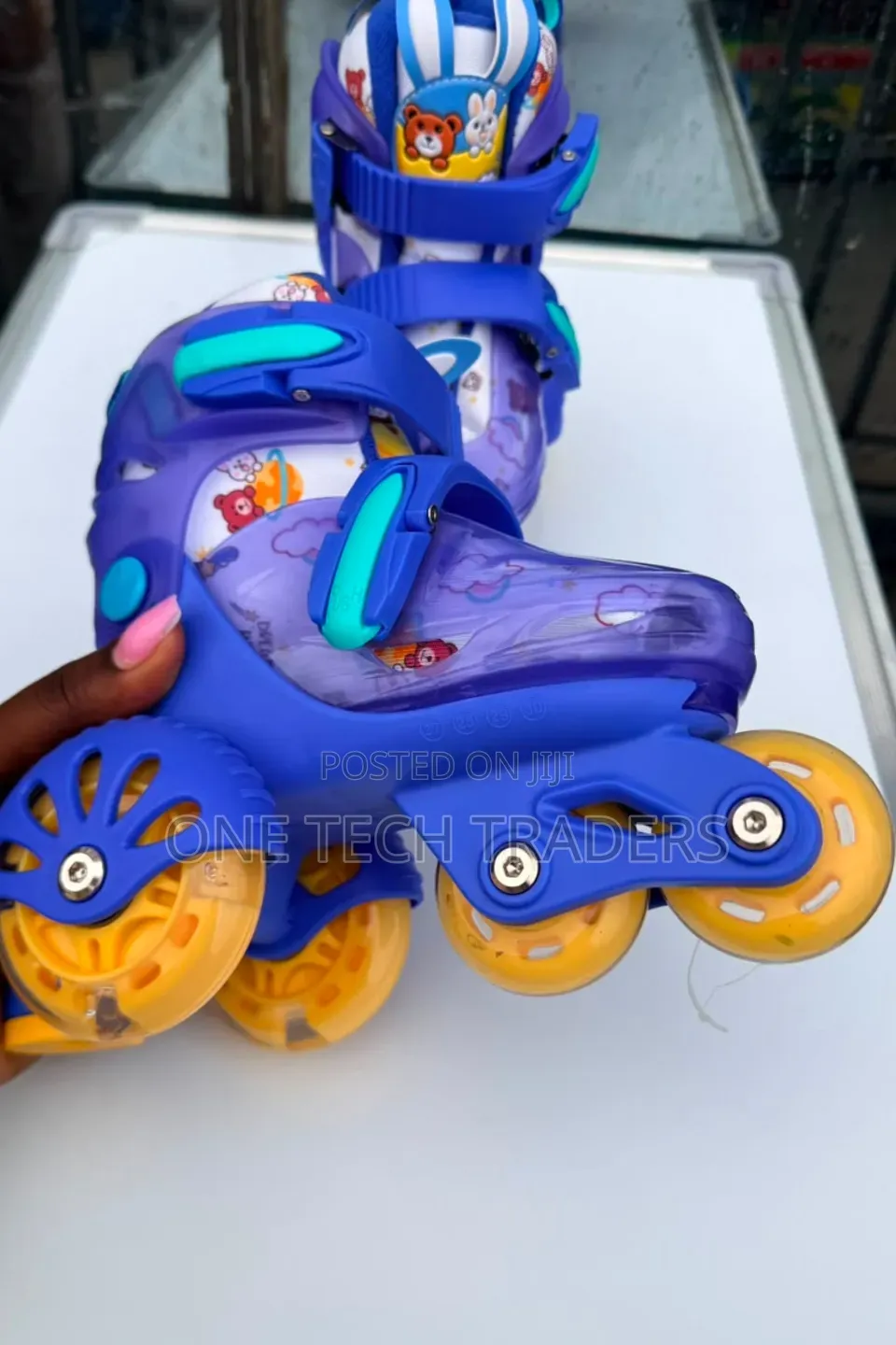 *Adjustable Roller-Skating Shoes Multi-Wheel Layout and Size