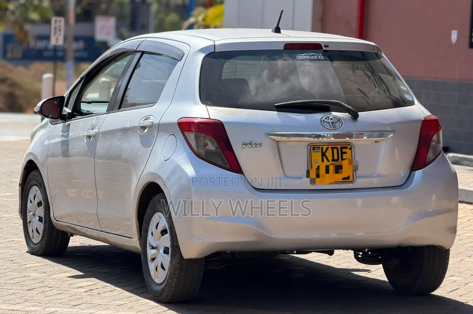 Toyota Vitz 2014 Silver
