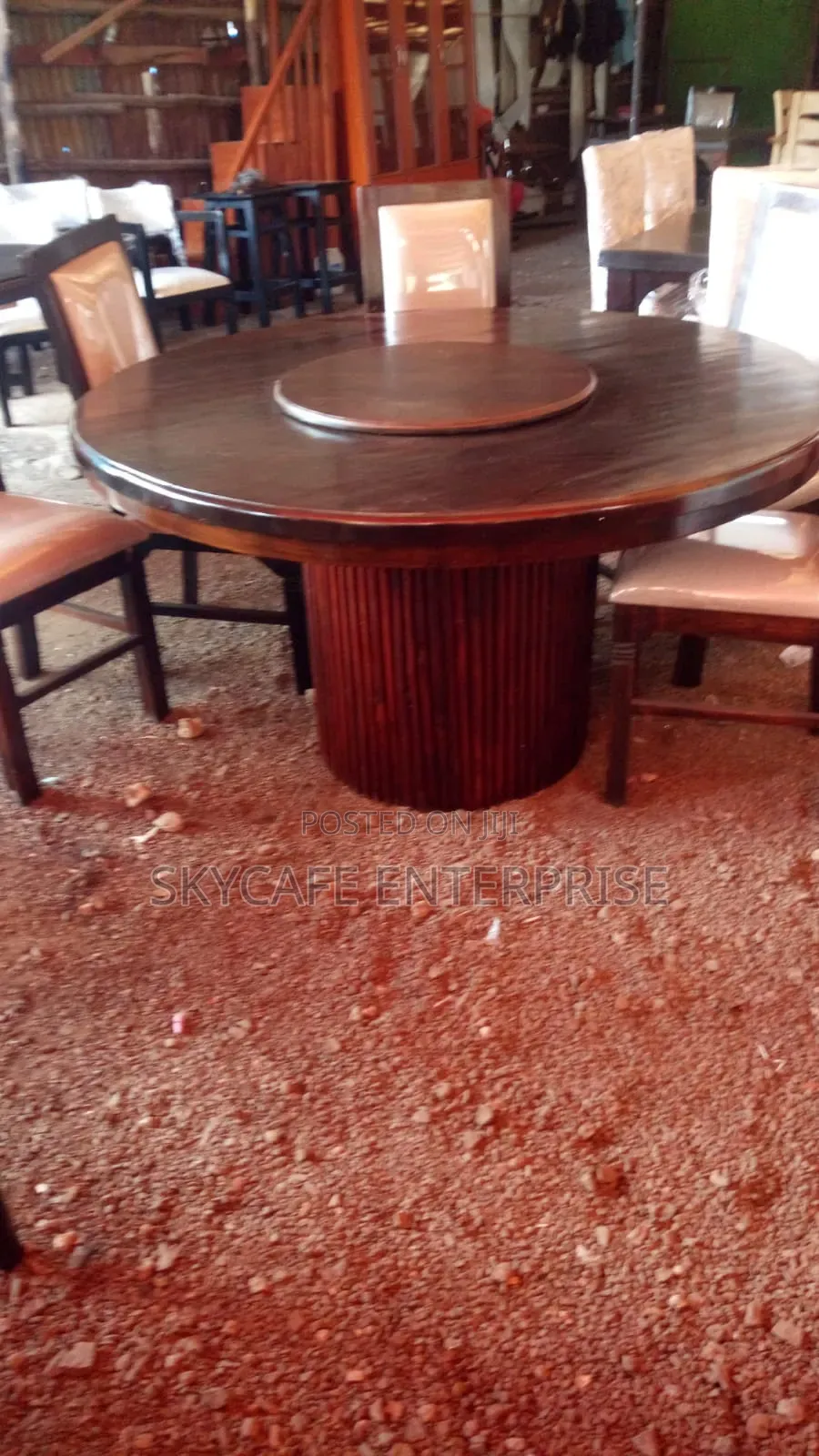 Round Java 6seater Dinning