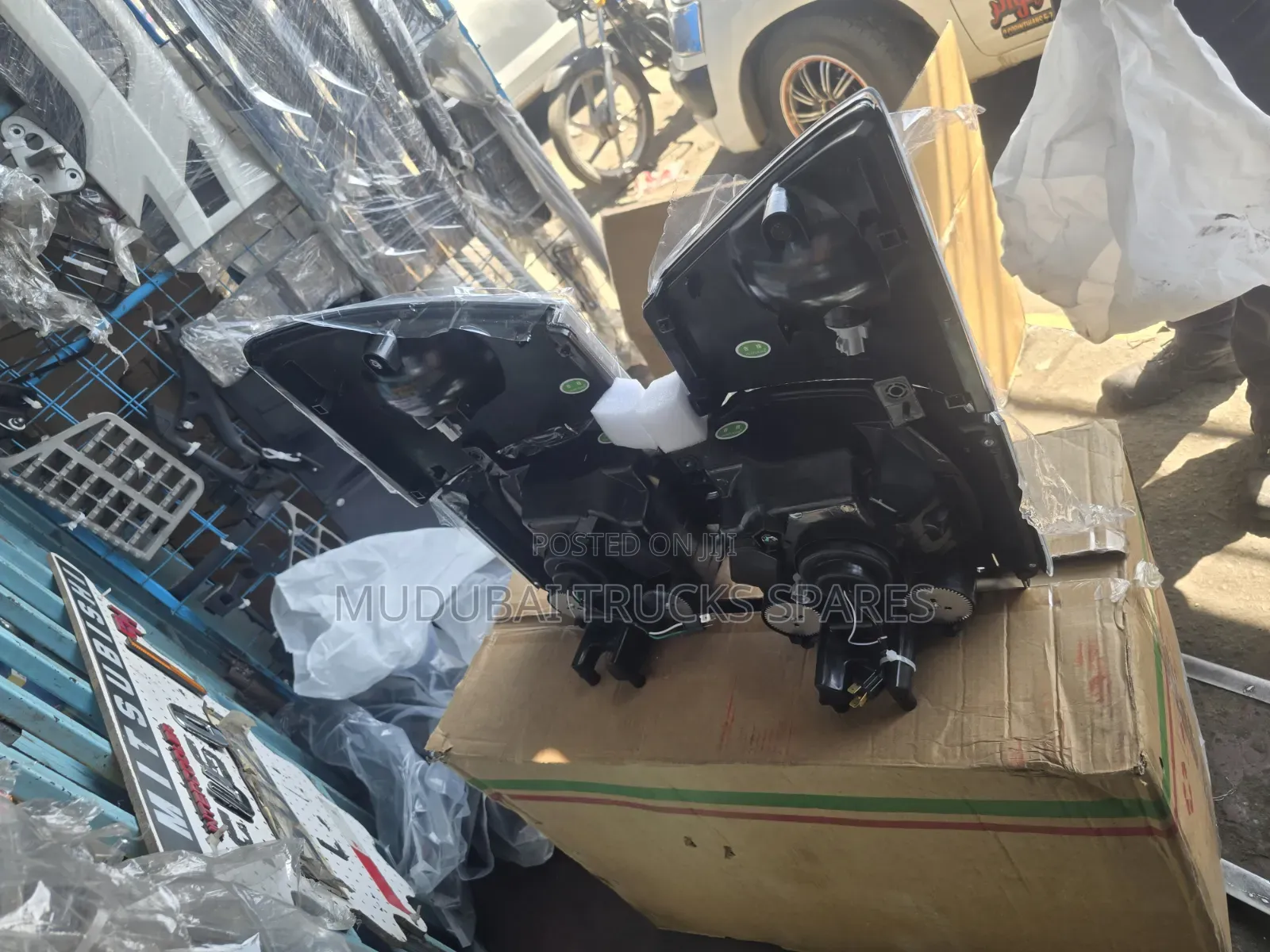 Isuzu Nmr,nqr and F-Series L.E.D Headlight Assembly