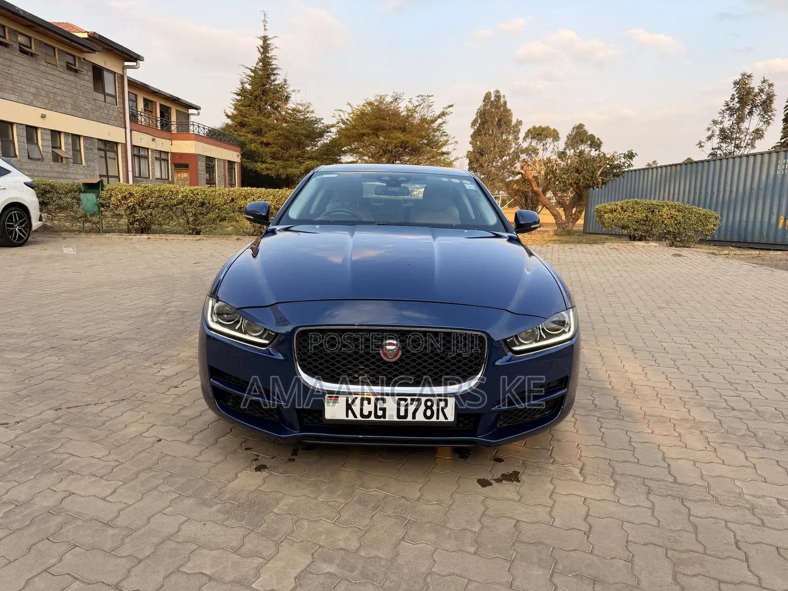 Jaguar XE 2015 Blue