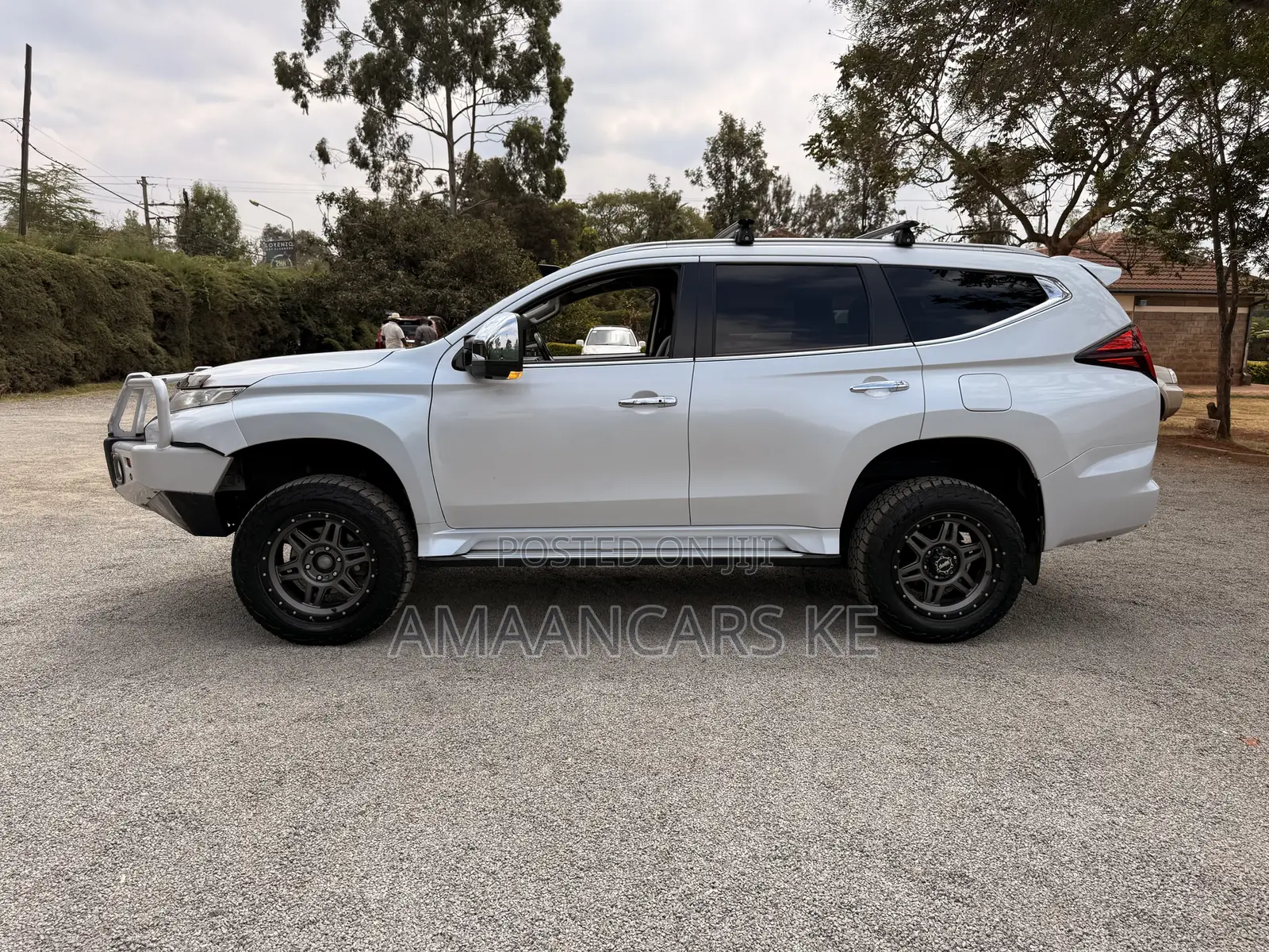 Mitsubishi Pajero Sport 2022 White