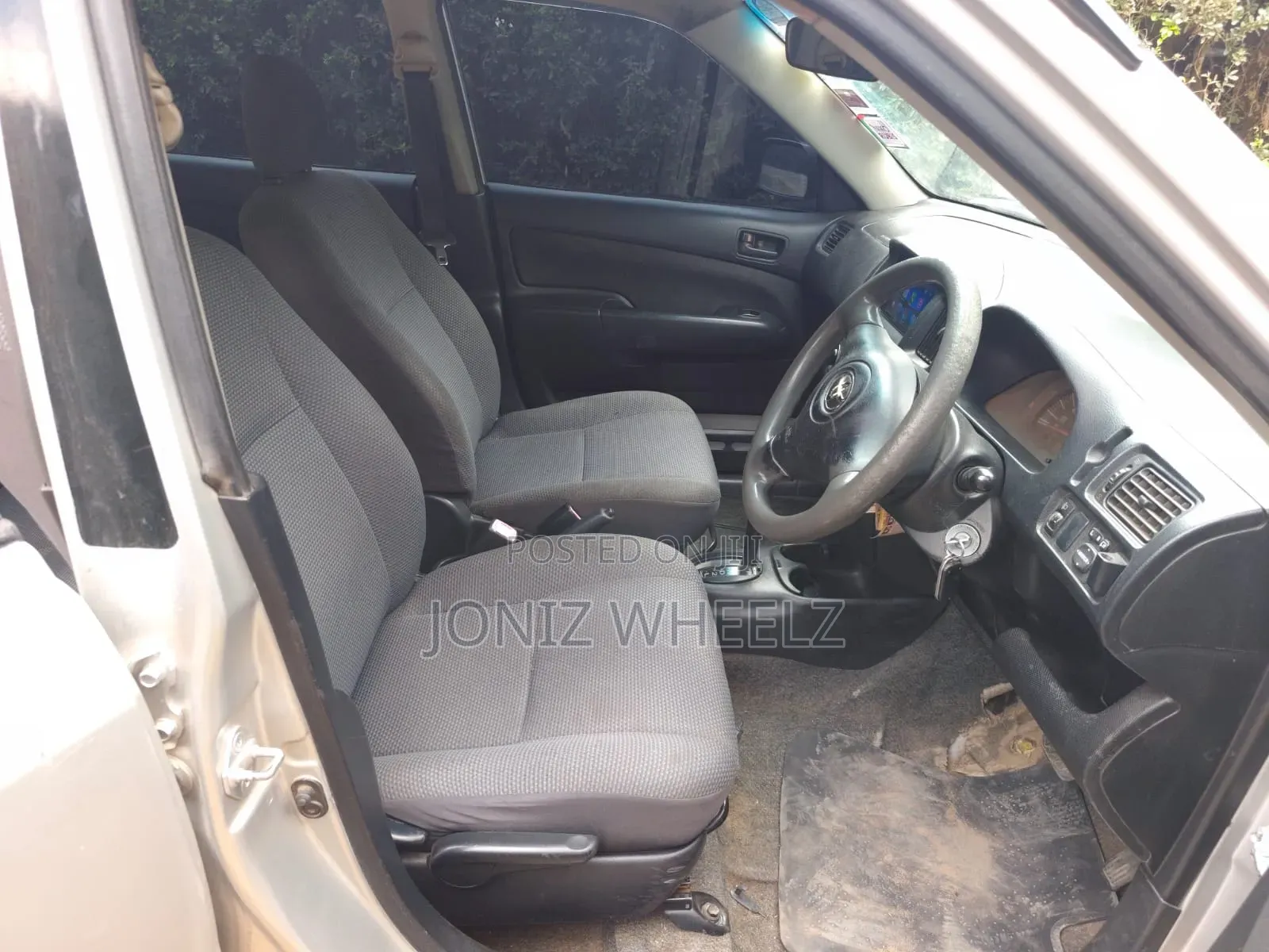 Toyota Succeed 2011 Silver