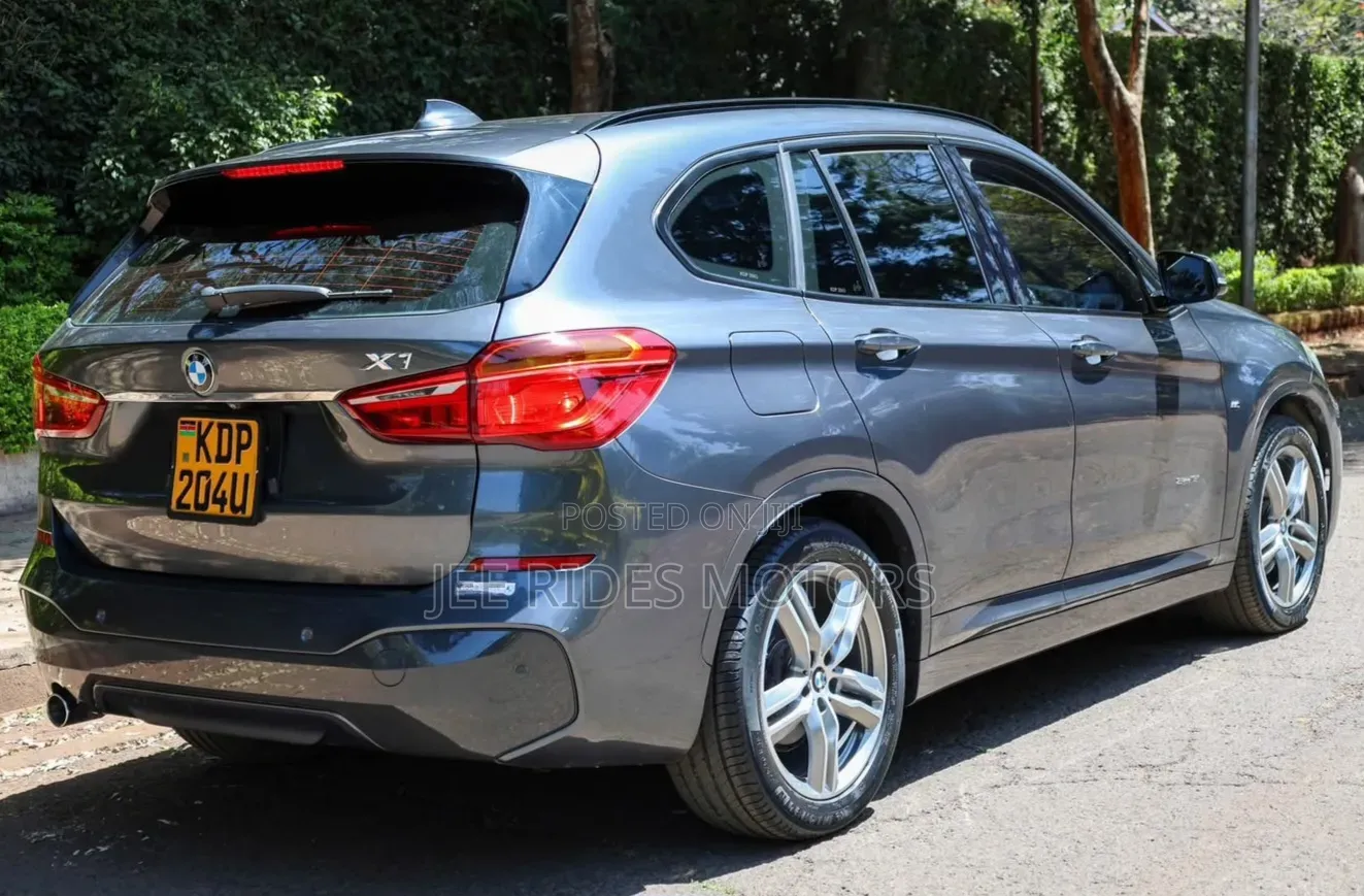 BMW X1 xDrive28i AWD 2016 Gray