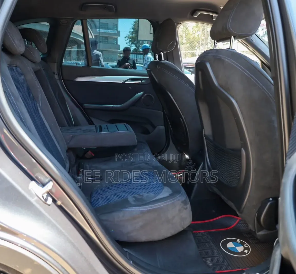 BMW X1 xDrive28i AWD 2016 Gray