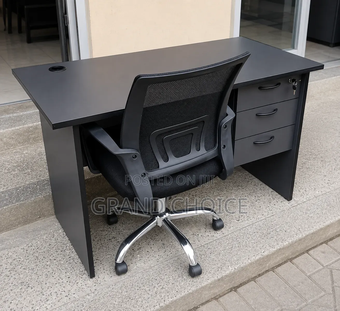Modern Executive Office Desk With 3 Drawers Swivel Chair