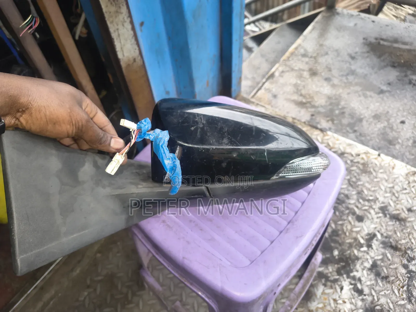Toyota Vitz 2012 Sidemirrow