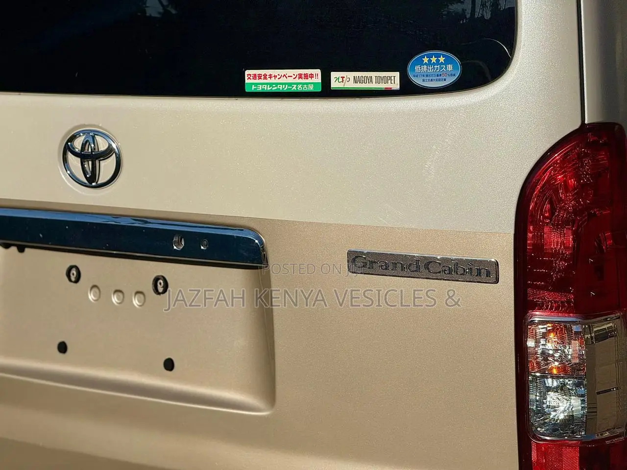 Toyota HiAce 2019 White