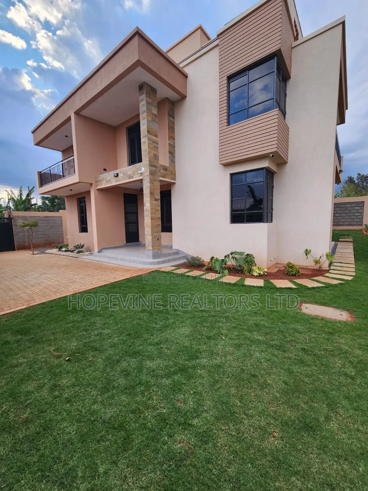 4bdrm House in Daykio-Bustani, Kimbo for sale