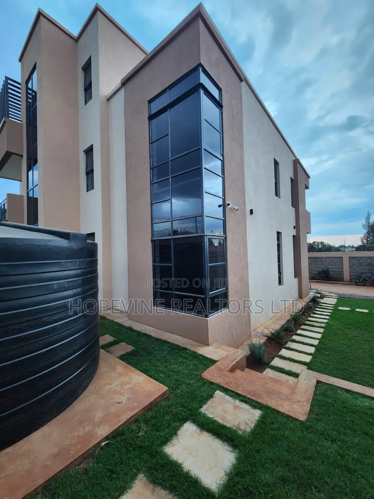 4bdrm House in Daykio-Bustani, Kimbo for sale