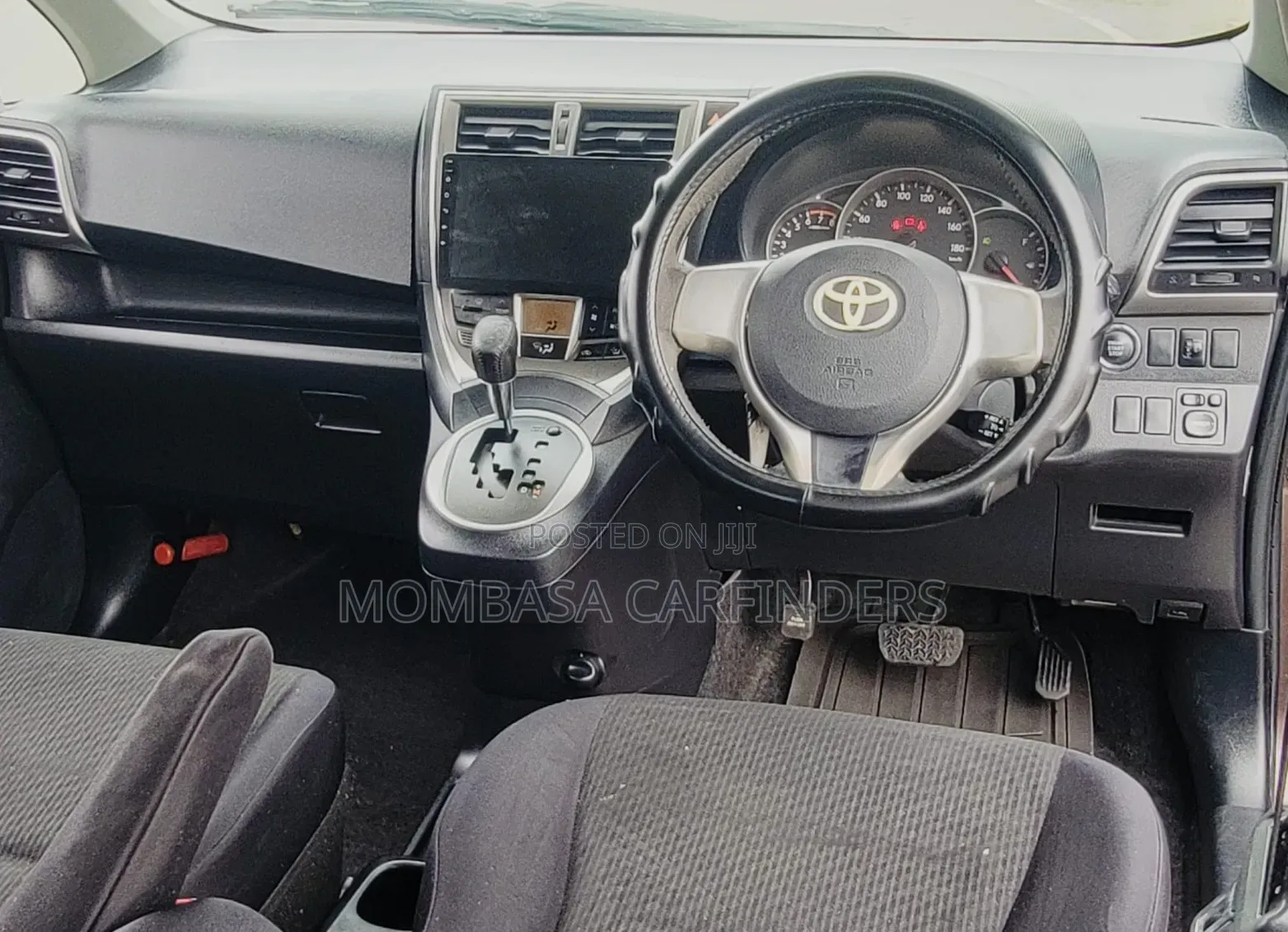 Toyota Ractis 2010 Maroon