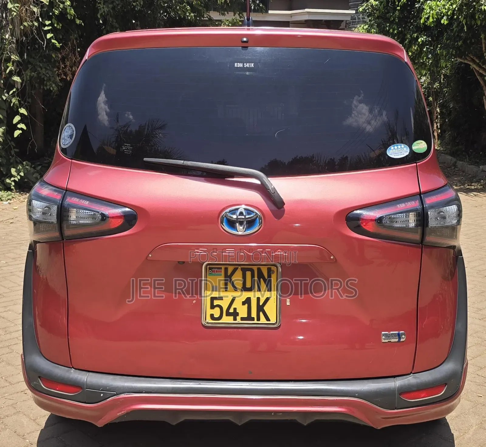 Toyota Sienta 2017 Maroon