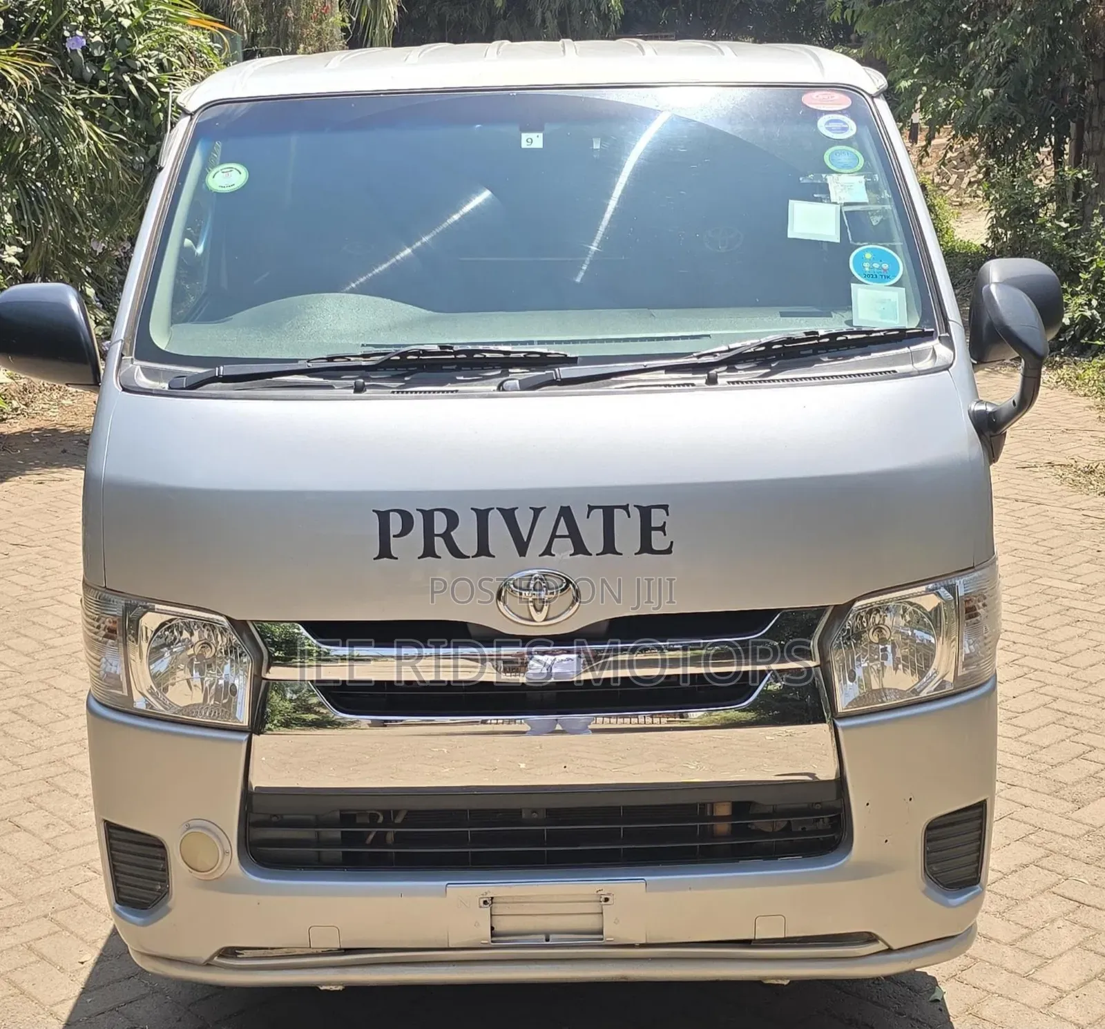 Toyota HiAce 2015 Silver