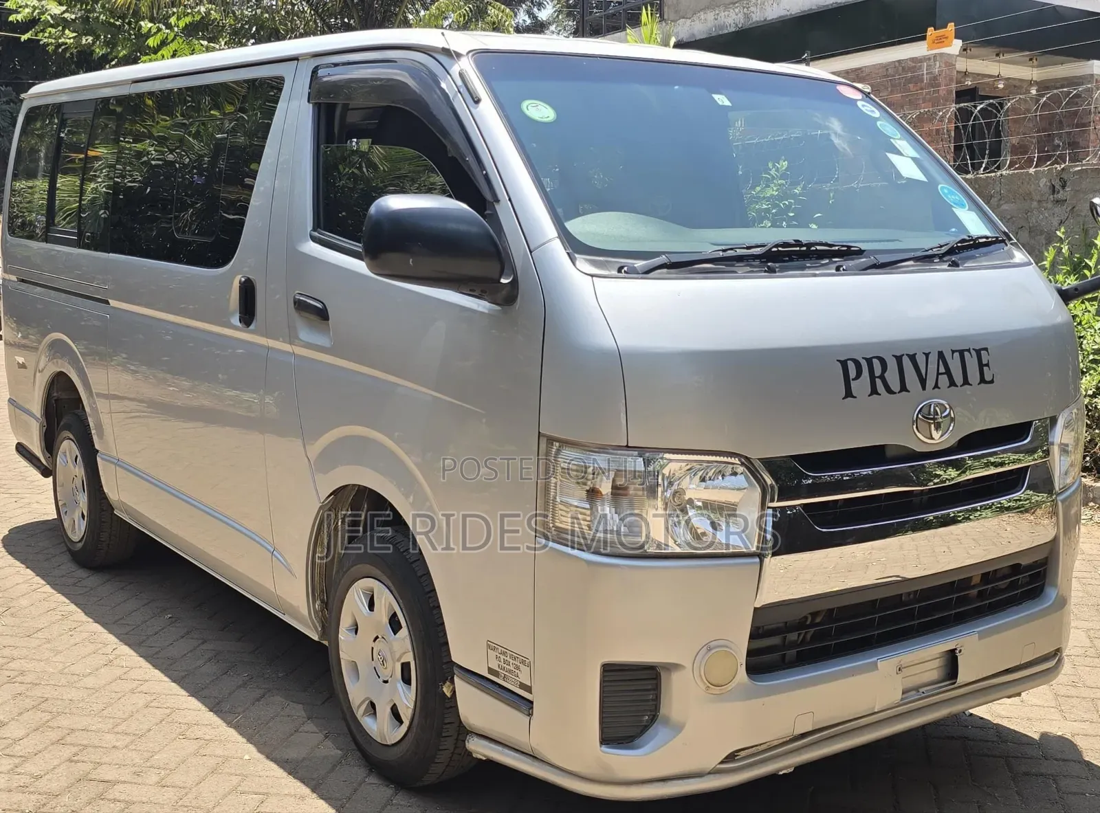 Toyota HiAce 2015 Silver