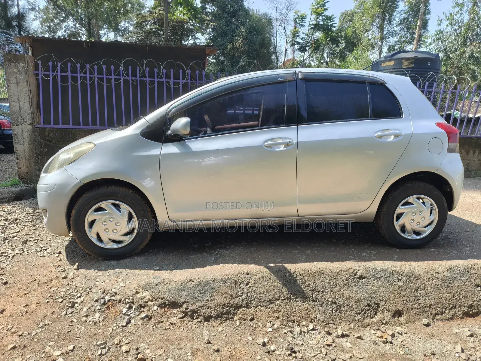 Toyota Vitz 2007 Silver