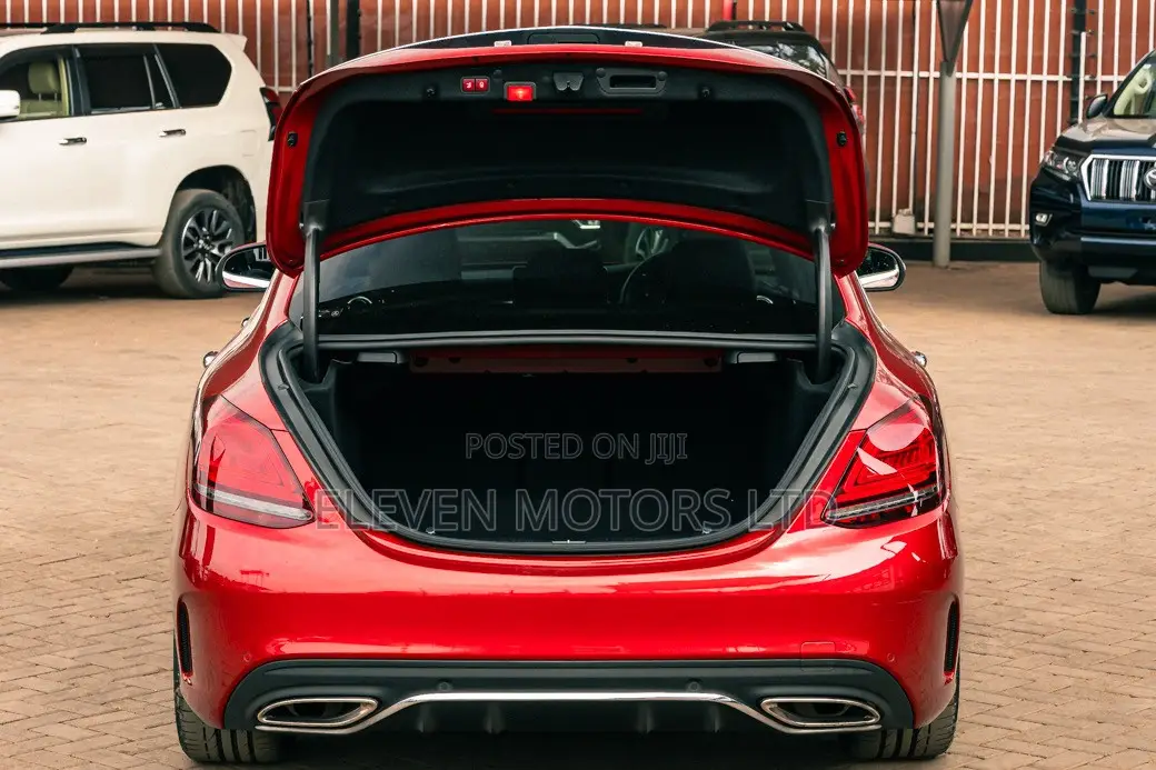 Mercedes-Benz C200 2019 Red