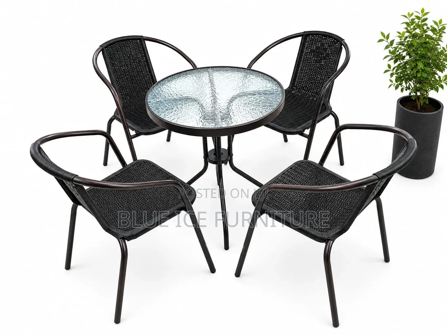 4-Seater Outdoor Patio Dining Set With Round Glass Table