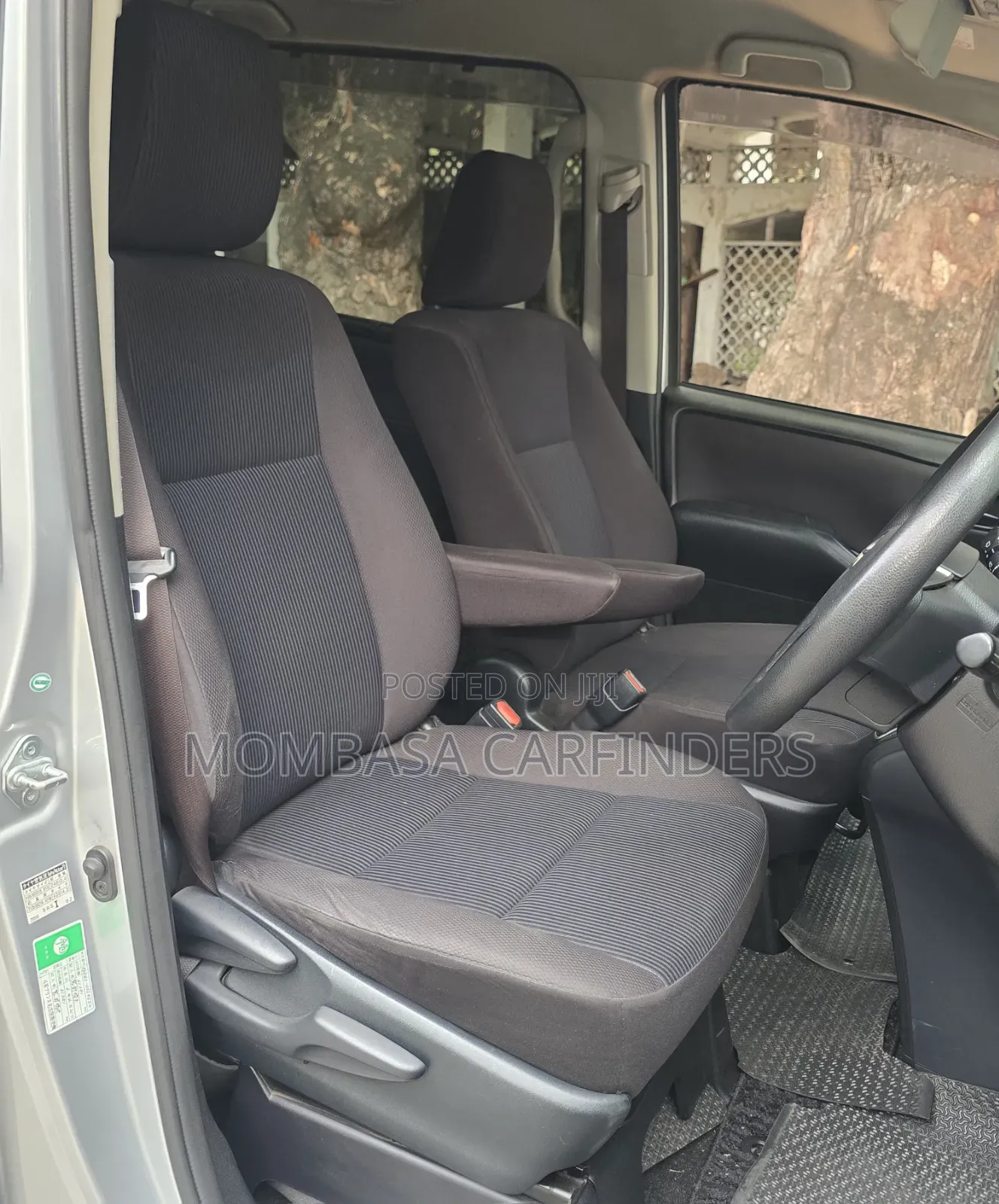 Toyota Noah 2017 Silver