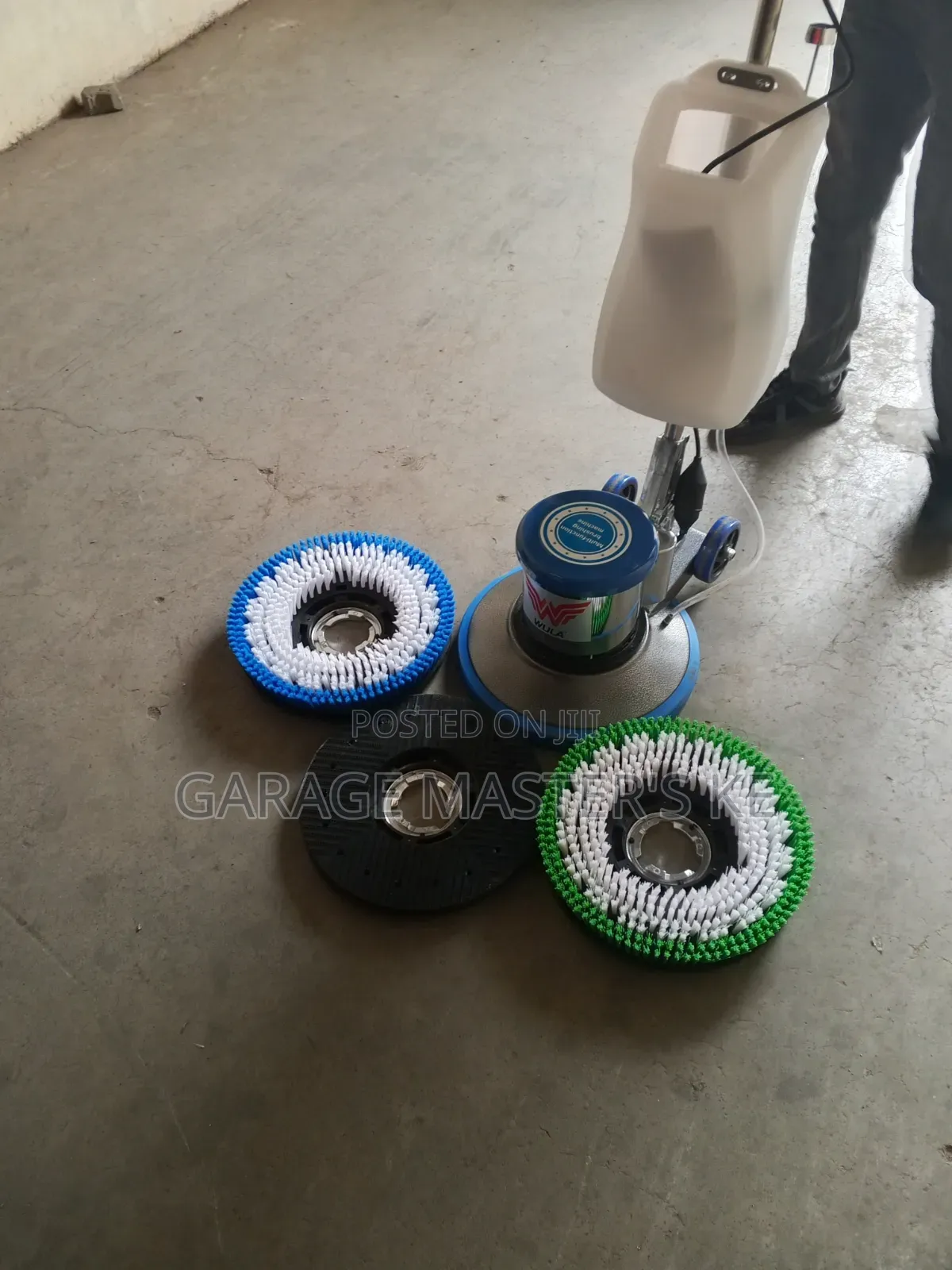 3 Brushes Carpet Scrubber