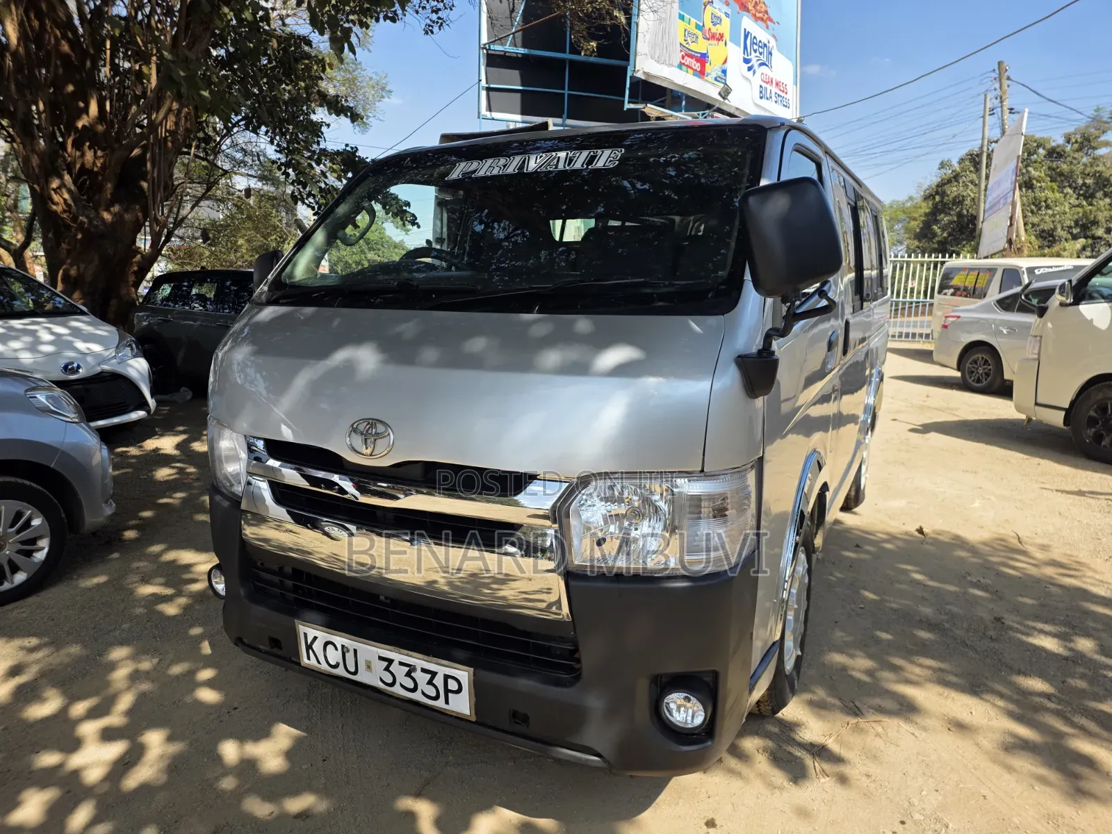 Toyota HiAce 2012 Silver