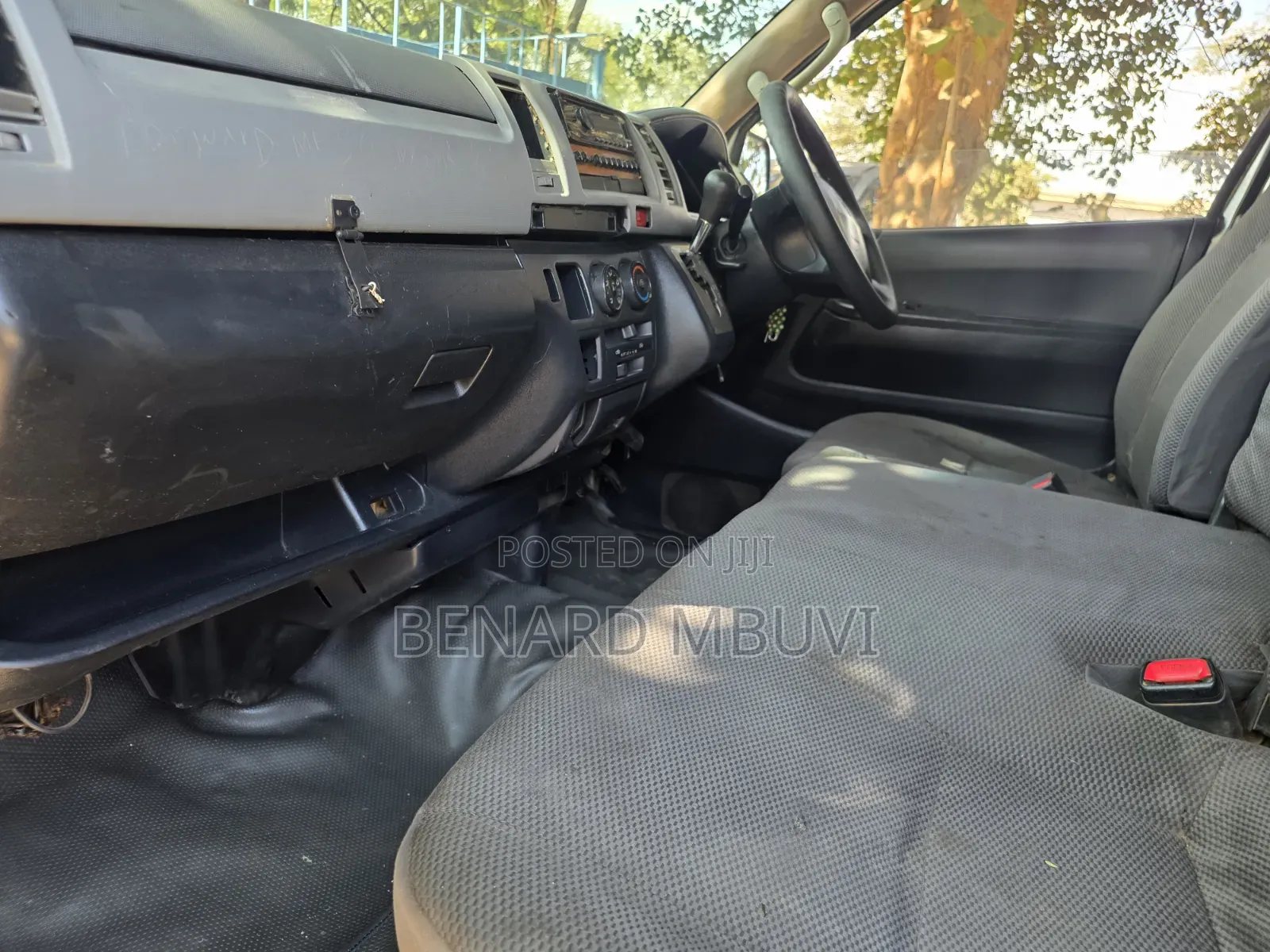 Toyota HiAce 2012 Silver
