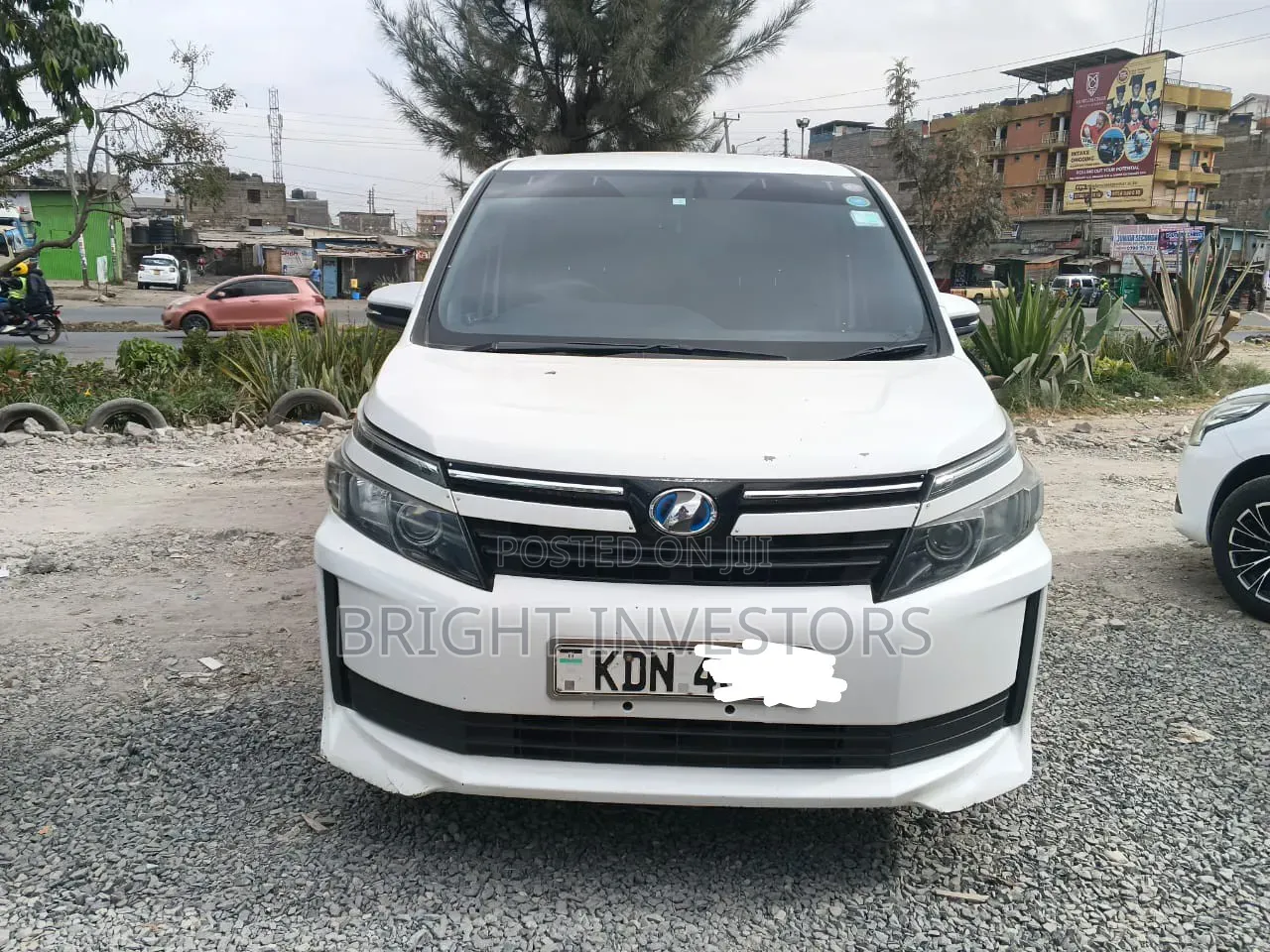Toyota Voxy 2017 White
