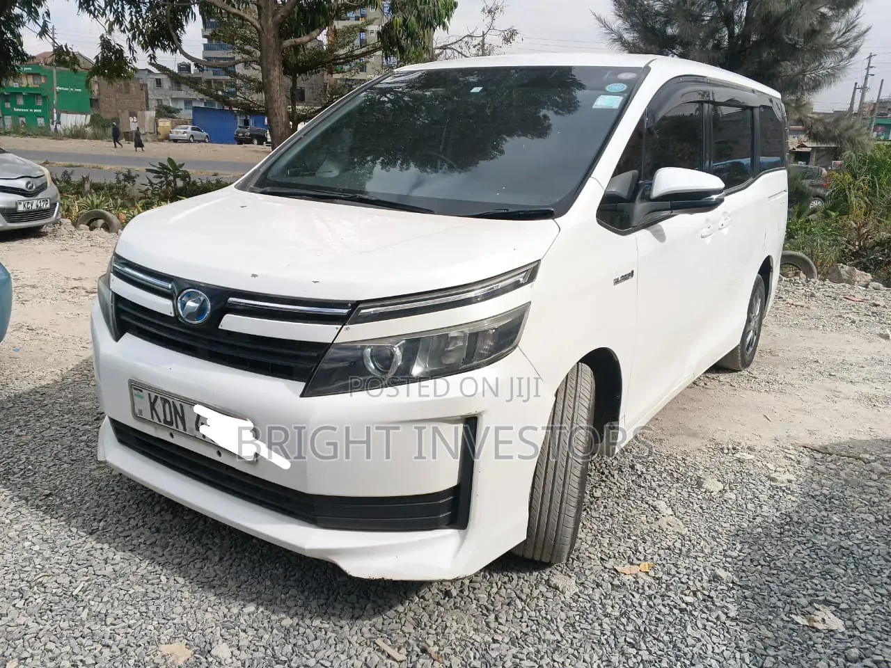 Toyota Voxy 2017 White