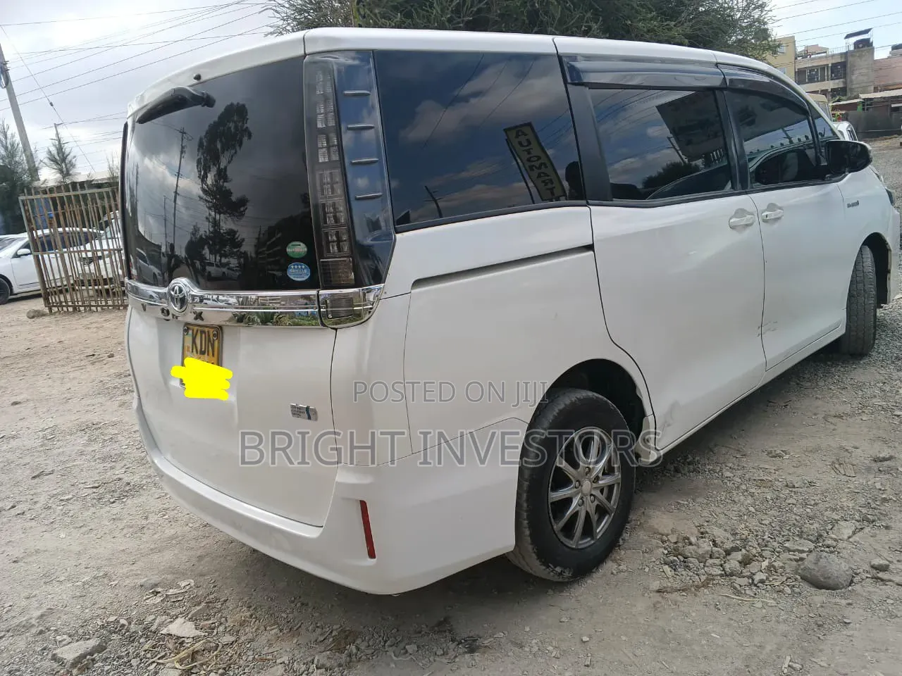 Toyota Voxy 2017 White