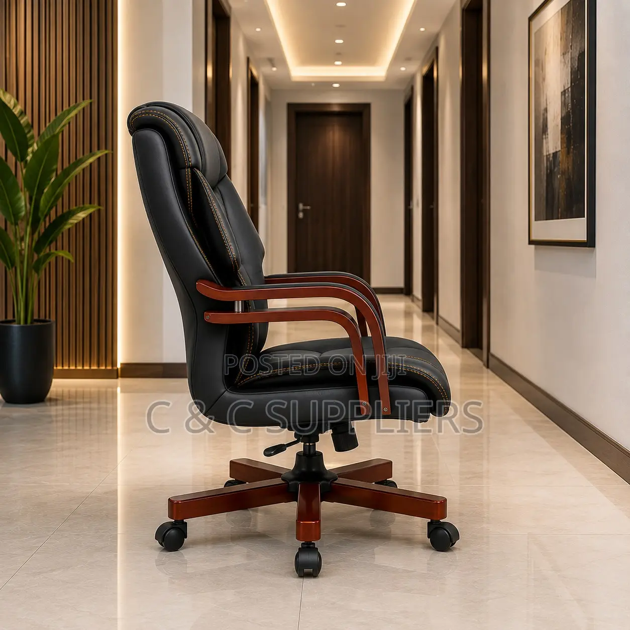 Black Leather Boss High Back Seat.