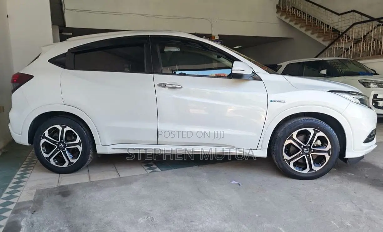 Honda Vezel 1.5 Hybrid 2WD 2020 White