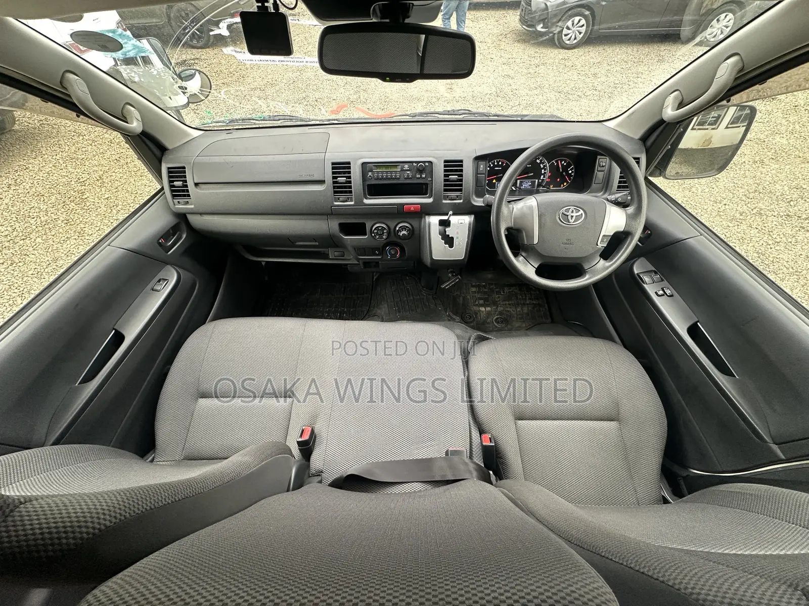 Toyota HiAce 2019 White