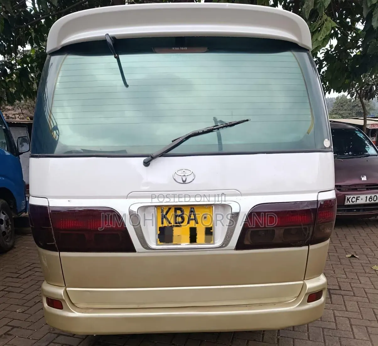 Toyota Regius 1998 White
