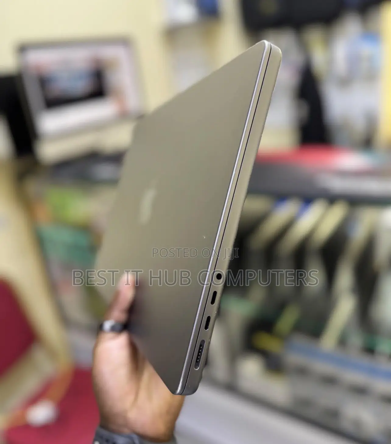 Laptop Apple MacBook Pro 2021 M1 16GB Apple M1 Pro SSD 512GB