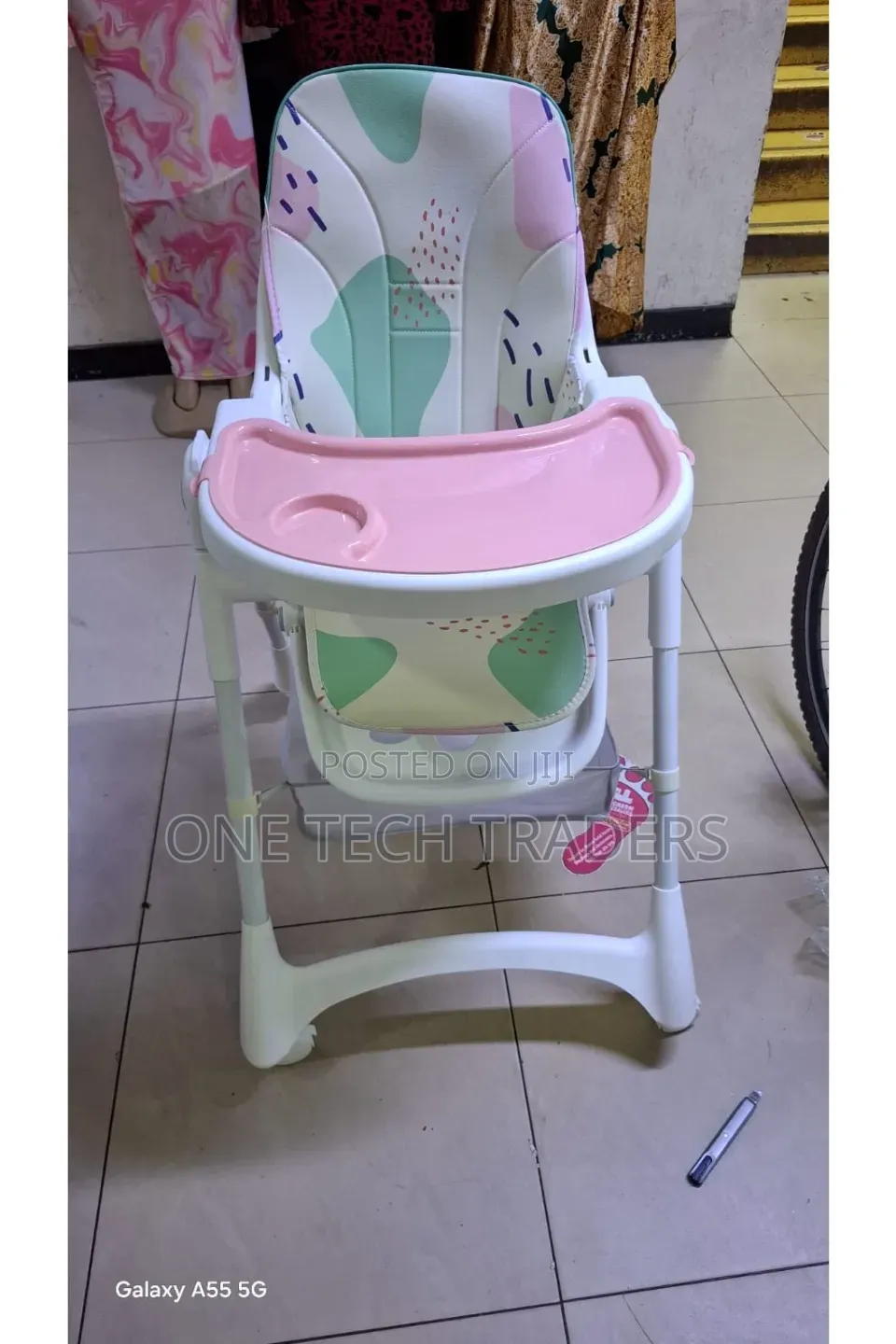 Feeding Chair, Adjustable. Color Pink
