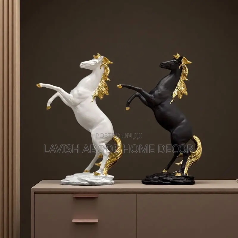 Decorative Resin Horse Sculpture – Luxury Home Décor