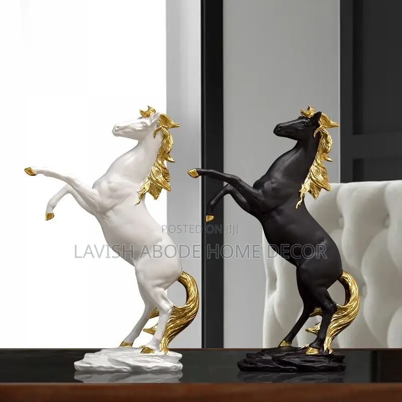 Decorative Resin Horse Sculpture – Luxury Home Décor