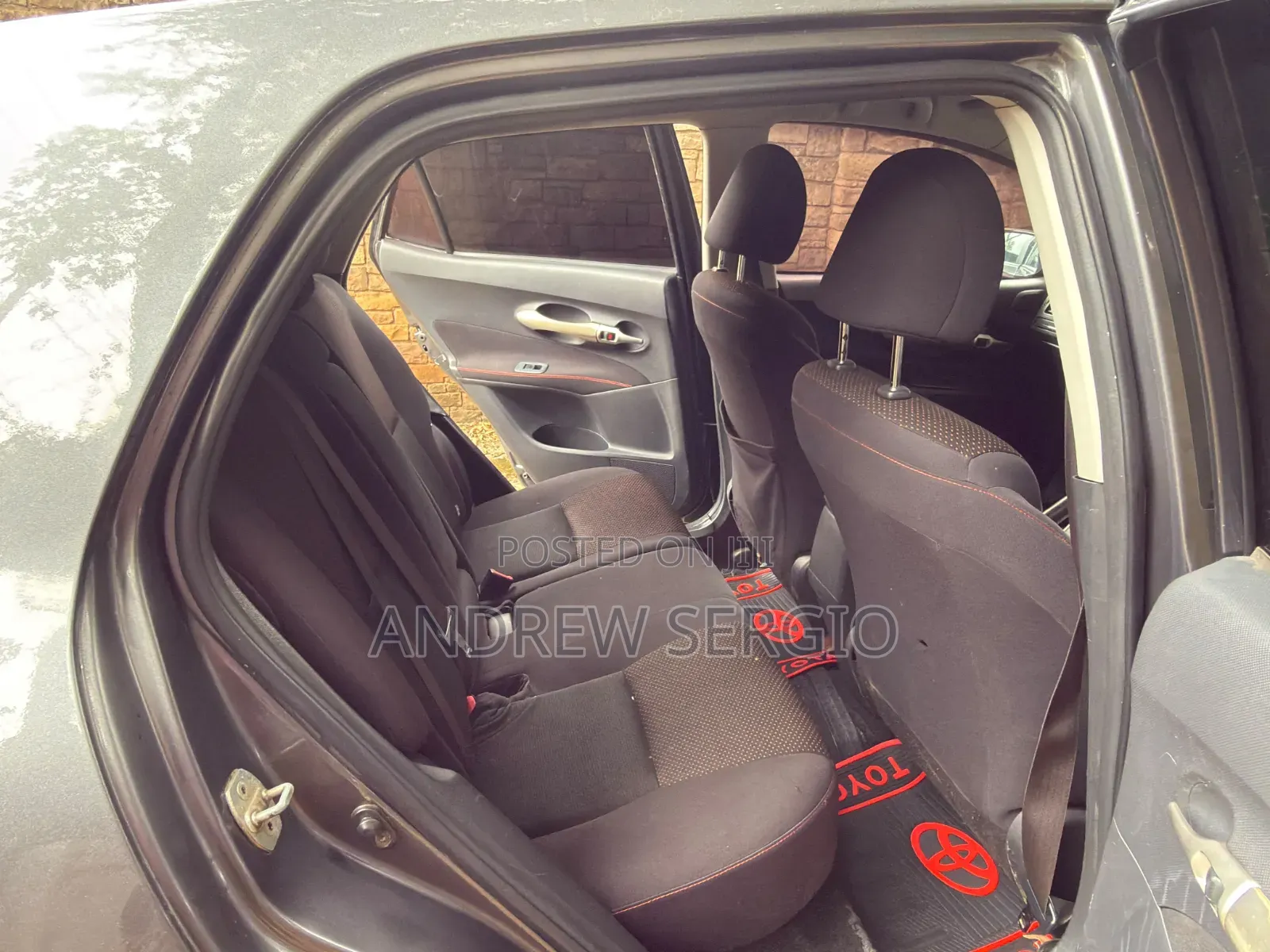 Toyota Auris 2010 Gray