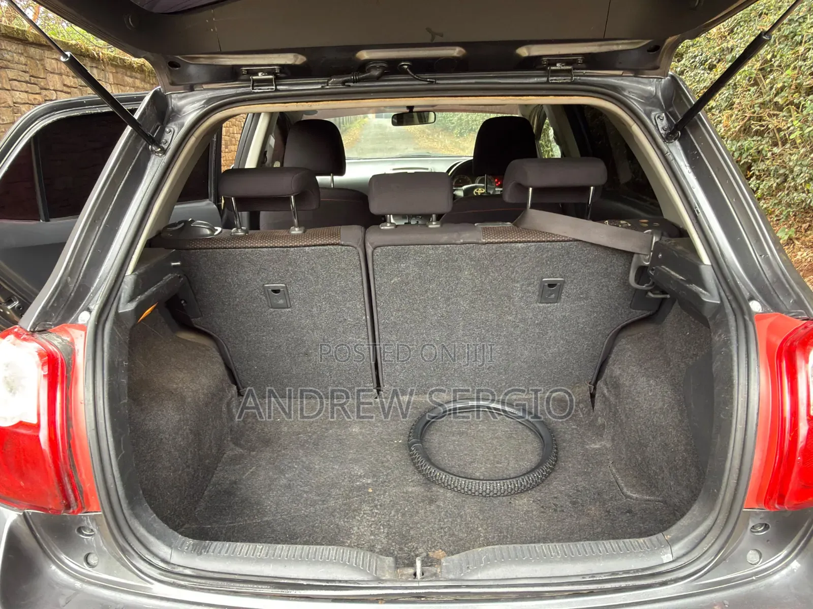 Toyota Auris 2010 Gray