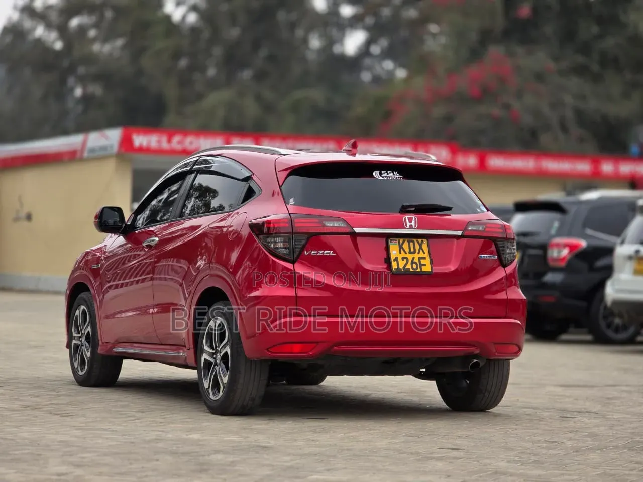 Honda Vezel 1.5 Hybrid 2WD 2018 Red