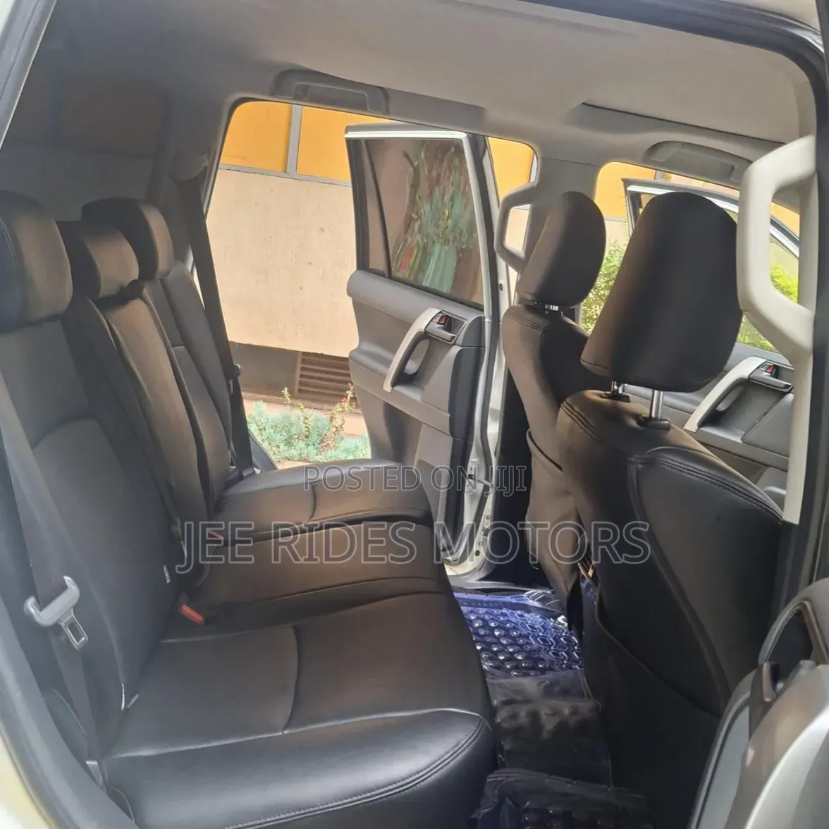 Toyota Land Cruiser Prado 2018 Ivory