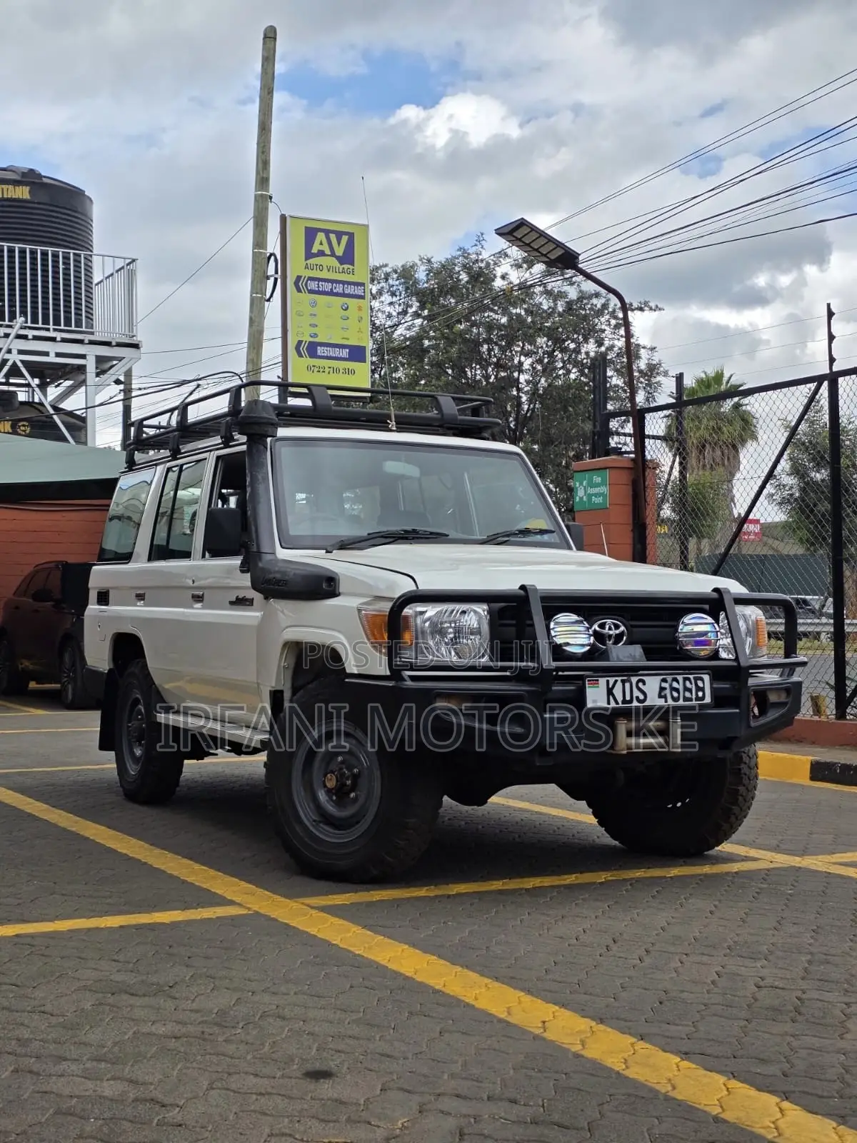Toyota Land Cruiser 4.0 V6 GXR 2016 White