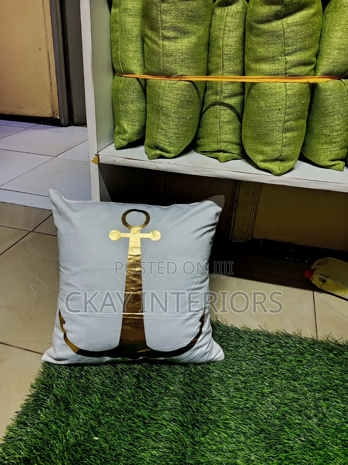 Give Your Home the Cozy Treatment With Good Throw Pillows