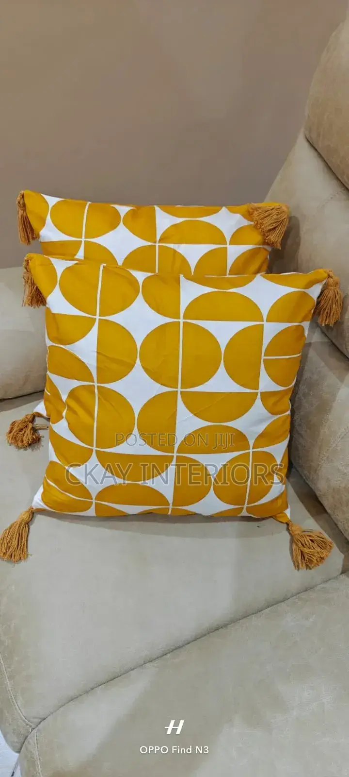 Beautiful Cushion Throw Pillows That Complete Your Look