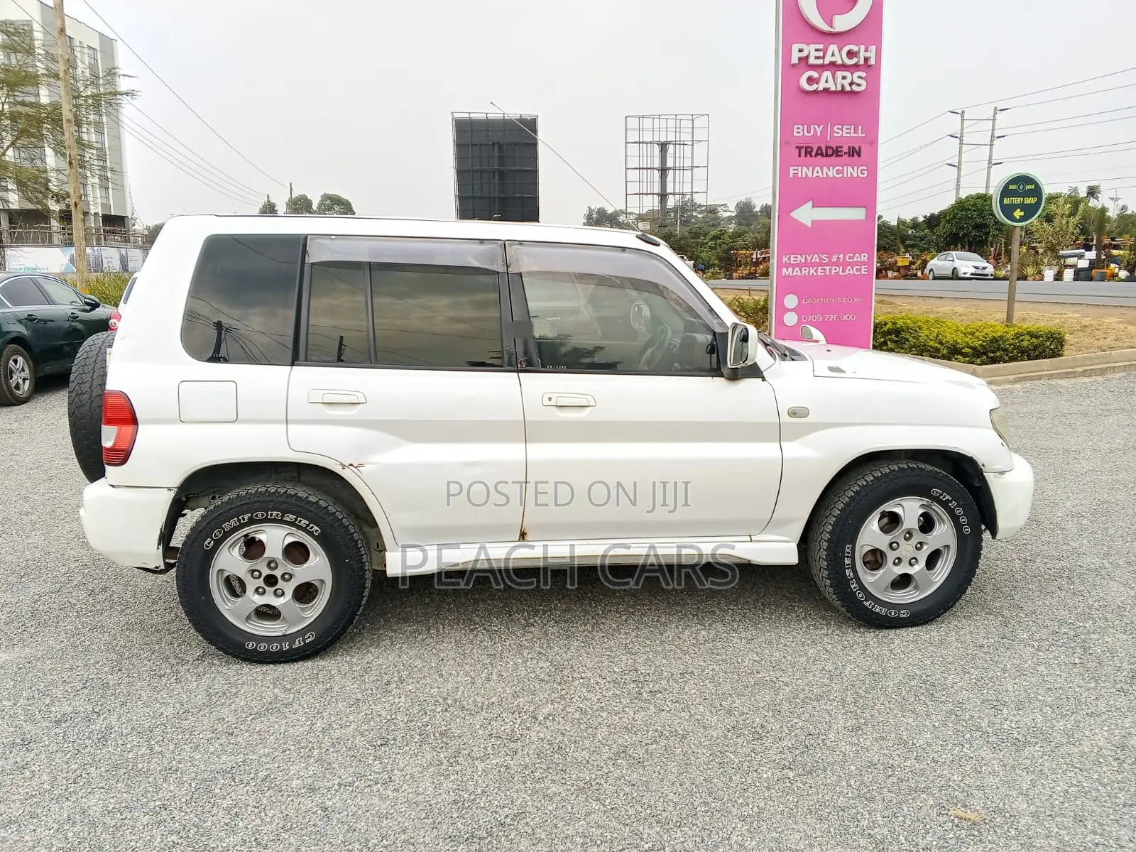 Mitsubishi Pajero 2002 White