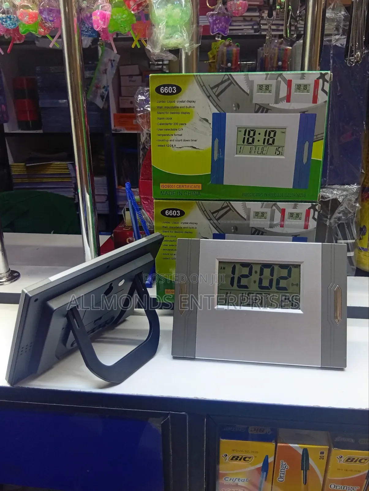 Table Clock That Shows Time, Calender, Temperature and Alarm