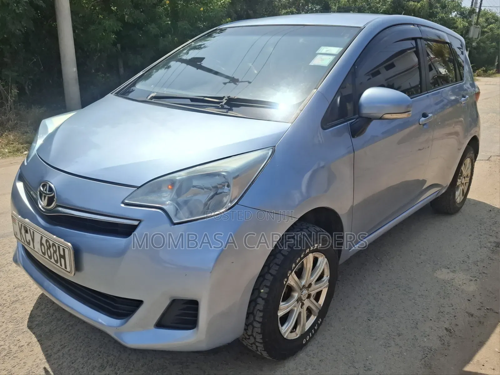 Toyota Ractis 2013 Blue